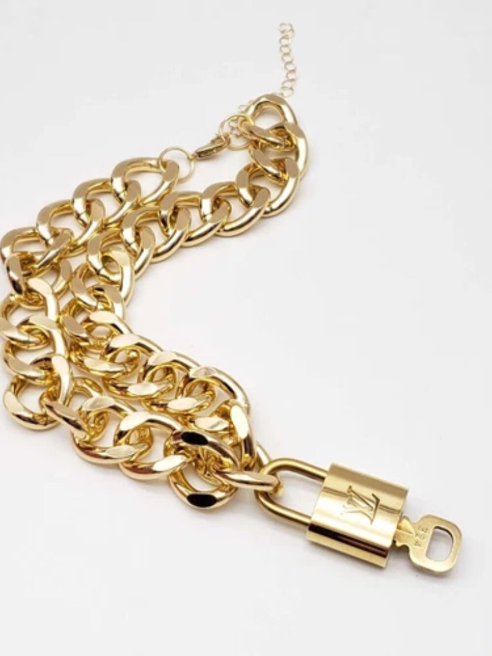 Gold-Plated Necklace with Authentic Louis Vuitton Padlock - Picture 6 of 8